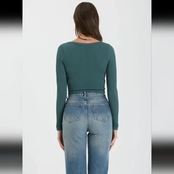 🆕🌲 Forest Green Long Sleeve Top - Picture 4 of 4